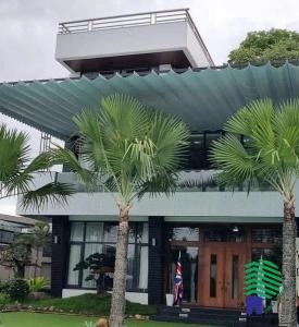 Bạt che nắng di động sân nhà