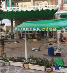 Mái Xếp Quán Cà Phê – Giải Pháp Tiện Ích Cho Không Gian Kinh Doanh Ngoài Trời