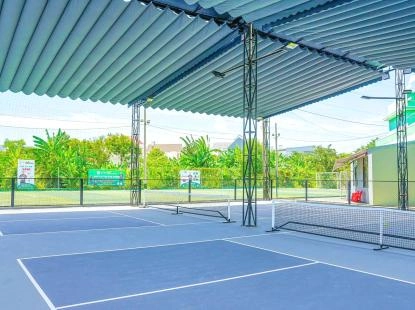 Quy trình thi công mái che sân Pickleball bền đẹp, chống nóng, chống tia UV