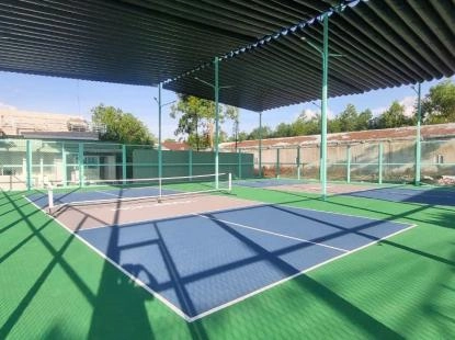 Đơn Vị Thi Công Lắp Đặt Mái Xếp Sân Pickleball Tại Long Thành