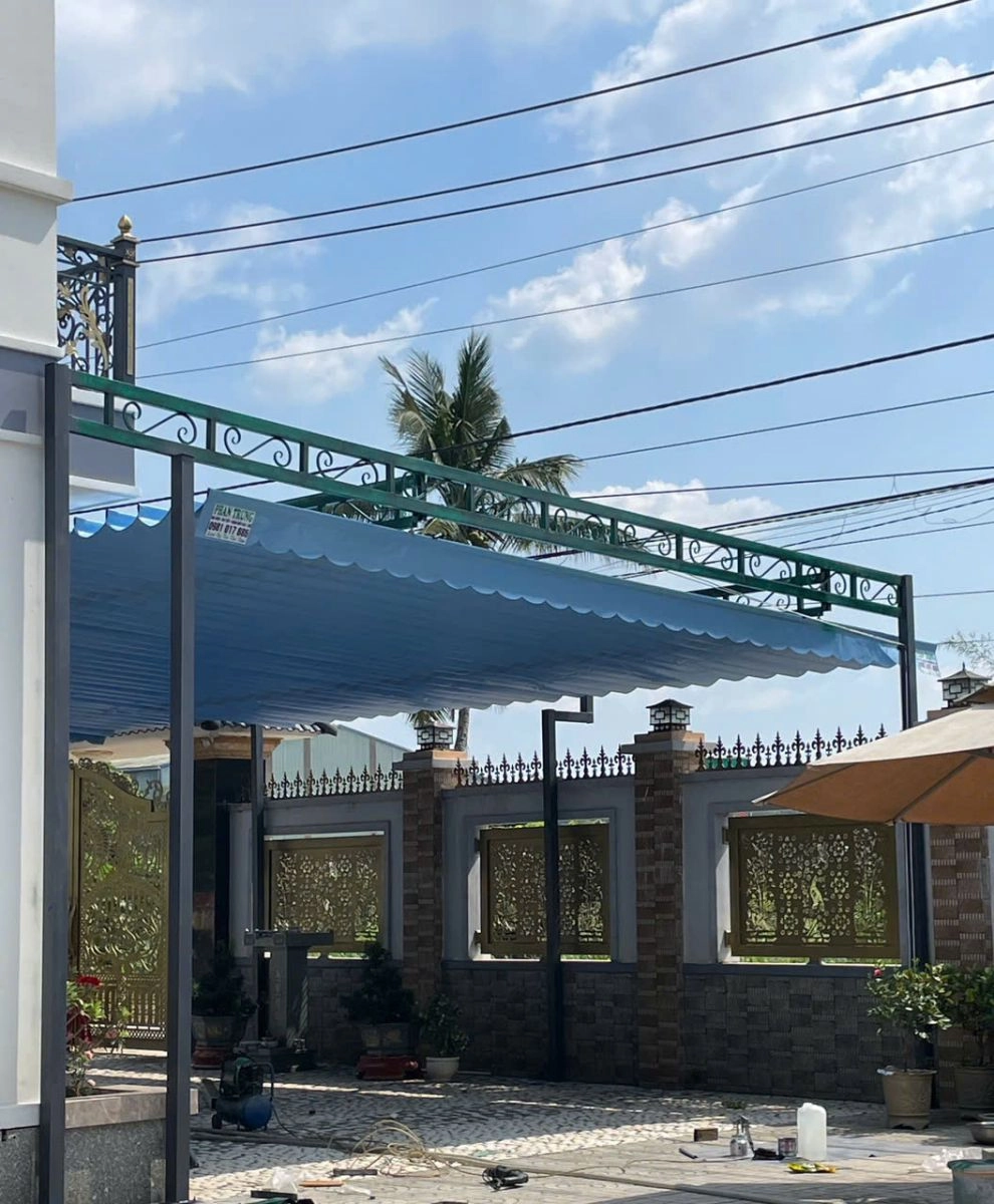 Ngài ra Phan Trung còn thi công các loại bạt xếp trường học, quán cafe...