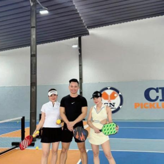 Thi công mái che sân pickleball