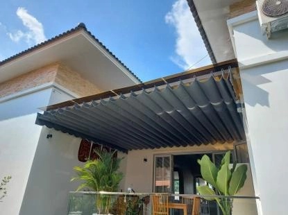 Thi công mái che bạt xếp lượn sóng tại miền Nam - Đẹp, bền, linh hoạt