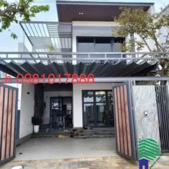 Mái Xếp Di Động Trước Nhà – Giải Pháp Tiện Lợi Cho Không Gian Sống