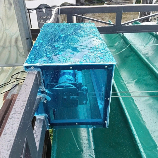 Mái hiên trước nhà