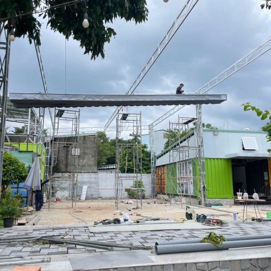 Mái che xếp bạc tự động thi công ở trà vinh