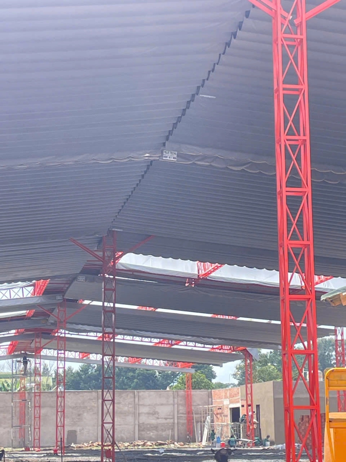 Mái kéo di động cho nhà xưởng sản xuất mang lại không gian linh hoạt